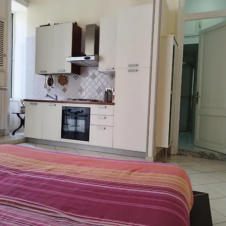 Alloggio in famiglia Casa Prilla Metro Materdei Napoli