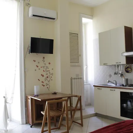 Casa Prilla Metro Materdei * Neapol