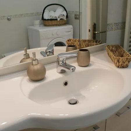 Casa Prilla Metro Materdei Homestay *