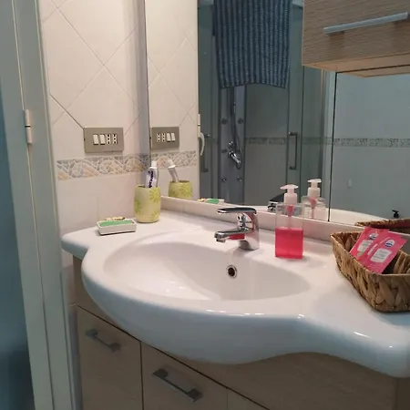 Casa Prilla Metro Materdei * Neapel